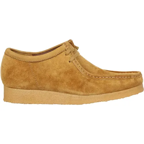 Laced Shoes, male, , Size: 8 US Almond Toe Suede Wallabee Boots - Clarks - Modalova