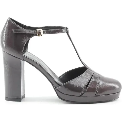 Ankle Strap Leather Courts with 9cm Heel , female, Sizes: 7 UK - Made in Italia - Modalova