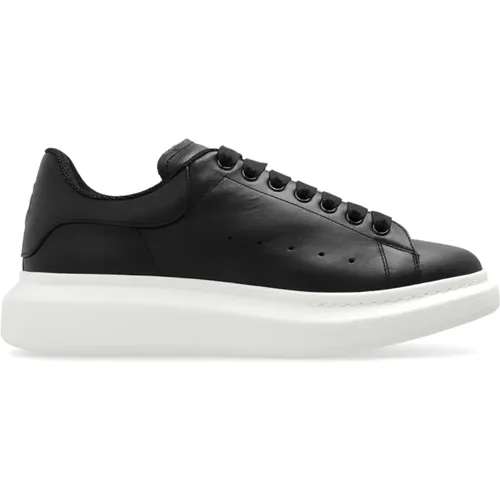 Sneakers, male, , Size: 7 1/2 US Sport shoes Oversized - alexander mcqueen - Modalova