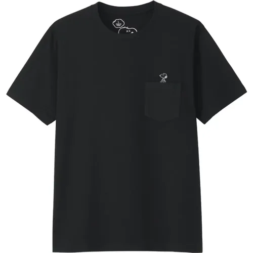 Limitierte Auflage Snoopy Pocket Tee , Herren, Größe: S - Kaws - Modalova