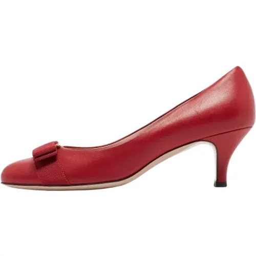 Pre-owned Pumps, female, , Size: 7 1/2 US Pre-owned Leather heels - Salvatore Ferragamo Pre-owned - Modalova