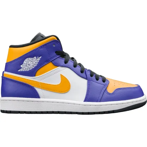 Sneakers, male, , Size: 3 US Lakers Mid 2022 Sneakers - Jordan - Modalova