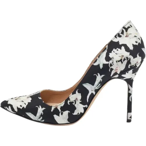 Pre-owned Pumps, female, , Size: 7 US Pre-owned Satin heels - Manolo Blahnik Pre-owned - Modalova