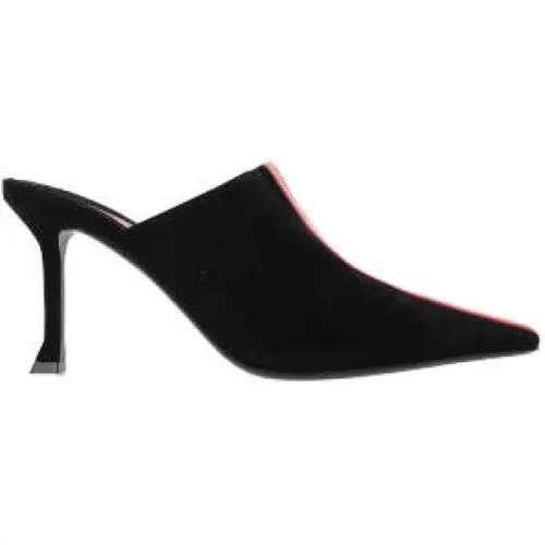 Black Suede Sandals with Red Contrast Detail , female, Sizes: 6 1/2 UK, 4 1/2 UK, 4 UK, 3 1/2 UK, 5 1/2 UK, 2 1/2 UK, 5 UK - Salvatore Ferragamo - Modalova