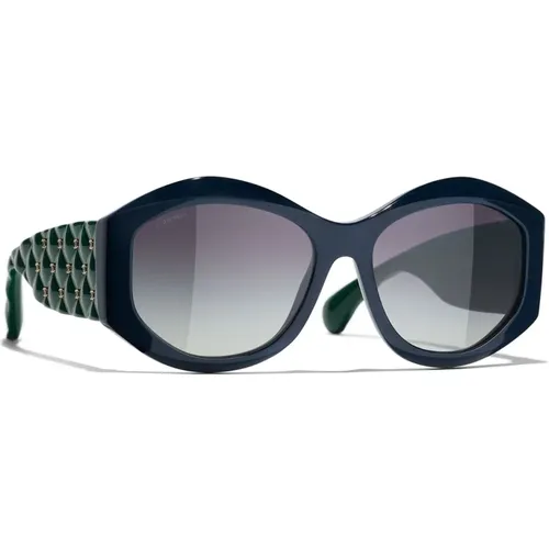 Blaue Sonnenbrille mit Zubehör,Schwarze Sungles mit Originalzubehör - Chanel - Modalova