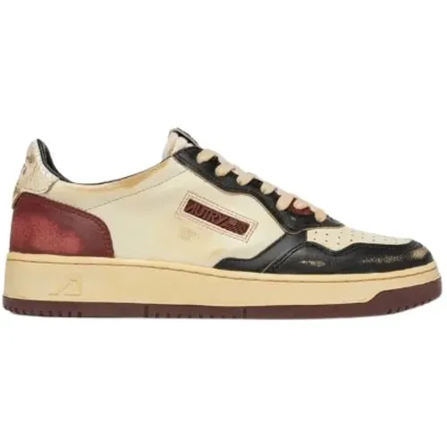 Stylish Sneakers for Men and Women , male, Sizes: 11 UK, 7 UK, 8 UK, 12 UK, 9 UK, 10 UK - Autry - Modalova