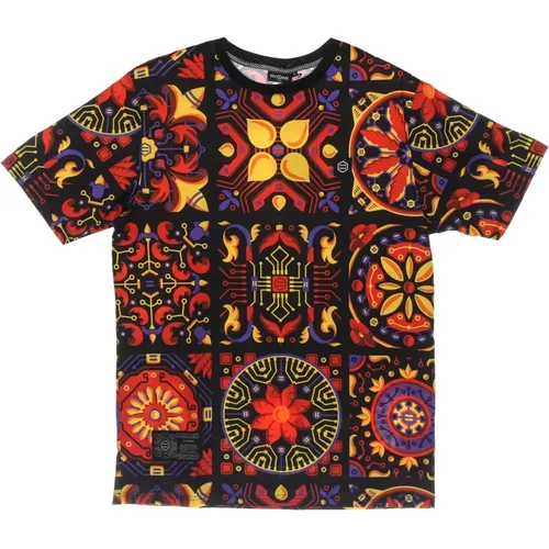 T-Shirts, male, , Size: S Red Majolica Pattern Short Sleeve Tee - Dolly Noire - Modalova