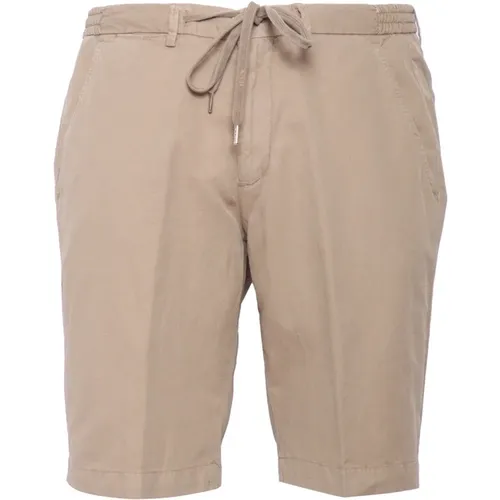 Casual Shorts, male, , Size: XL Beige Linen and Cotton Bermuda Shorts - Briglia - Modalova