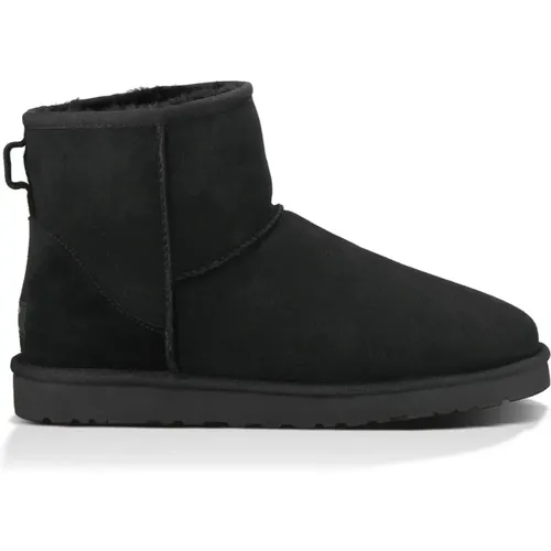 Classic Mini Boots , male, Sizes: 7 UK, 10 UK, 11 UK, 12 UK - Ugg - Modalova