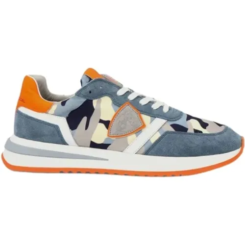 Camouflage Sneakers for Men - Stylish and Comfortable , male, Sizes: 8 UK - Philippe Model - Modalova