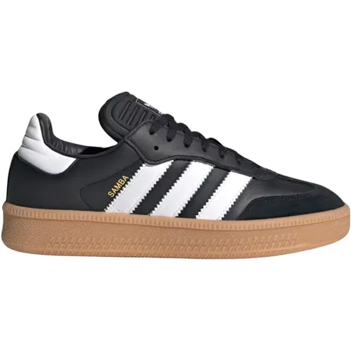 Classic Lifestyle Sneaker with Football and Skateboard Influences , male, Sizes: 2 UK, 8 UK, 5 1/3 UK, 6 2/3 UK, 3 1/3 UK, 2 2/3 UK, 7 1/3 UK, 4 2/3 U - Adidas - Modalova