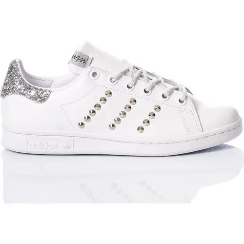 Handgefertigte Silber Weiße Sneakers , Damen, Größe: 38 EU - Adidas - Modalova