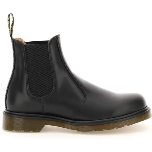 Klassische Chelsea-Stiefel aus glattem Leder , Herren, Größe: 40 EU - Dr. Martens - Modalova