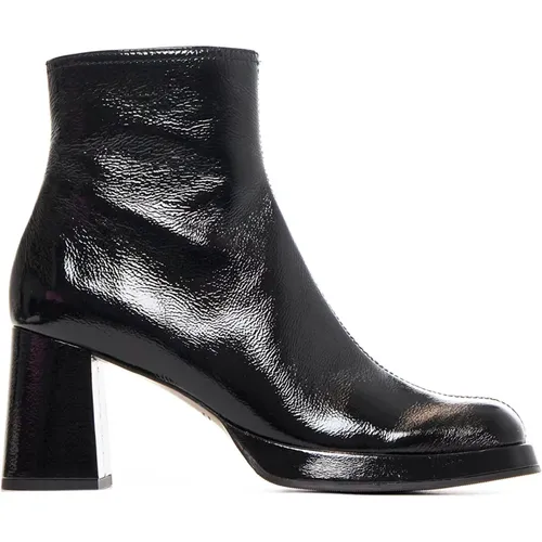 Stylish Boots for Women , female, Sizes: 4 UK, 8 UK, 5 1/2 UK, 6 UK - Chie Mihara - Modalova