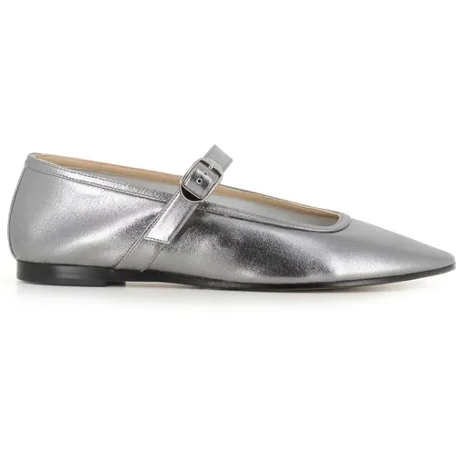 Ballerinas, female, , Size: 7 US Silver Flat Shoes with Buckle Closure - Le Monde Beryl - Modalova