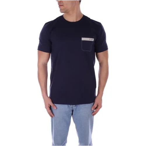 Classic T-shirt with Front Pocket , male, Sizes: L, XL, M, 2XL, 3XL - Fay - Modalova
