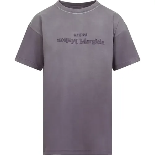 Verbessern Sie Ihre lässige Garderobe mit diesem Aubergine T-Shirt , Damen, Größe: M - Maison Margiela - Modalova