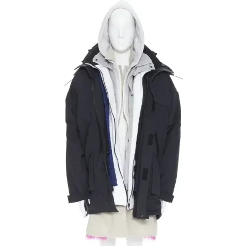 Pre-owned Nylon outerwear , female, Sizes: L - Balenciaga Vintage - Modalova