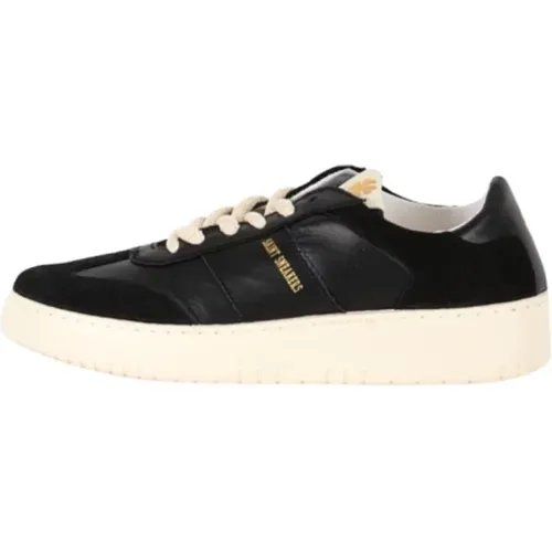 Leather dandy sneakers with suede inserts , male, Sizes: 9 UK, 11 UK, 7 UK, 10 UK, 8 UK, 6 UK - Saint Sneakers - Modalova