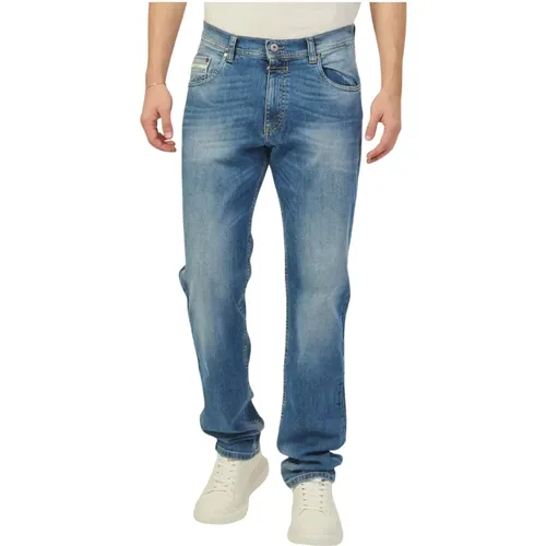 Regular Fit 5-Pocket Jeans Light Wash , male, Sizes: W34, W33, W38, W40, W31, W32, W36 - Bugatti - Modalova