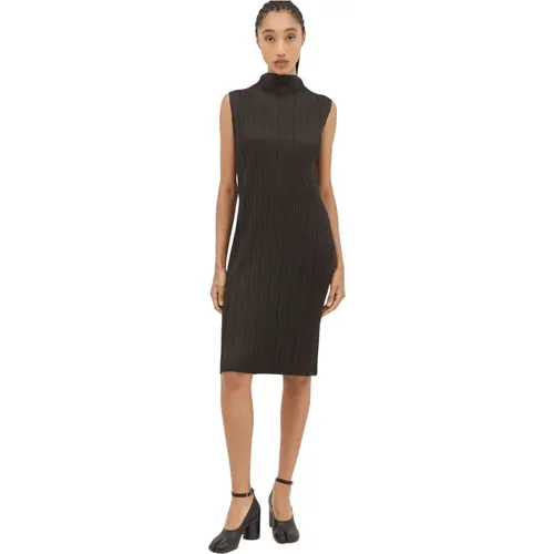 Gefaltete High-Neck Midi Kleid - Issey Miyake - Modalova