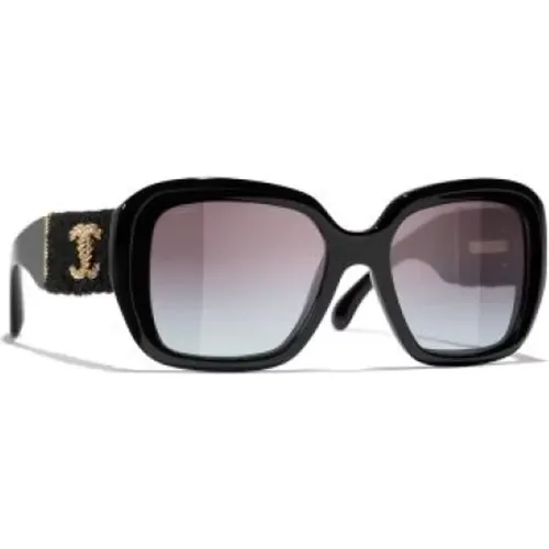 Schwarze Sonnenbrille mit Originalzubehör,Stilvolle Sonnenbrille für den täglichen Gebrauch - Chanel - Modalova