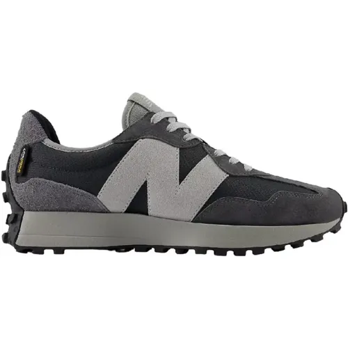 Sneakers, male, , Size: 7 1/2 US Retro-modern sneaker fusion - New Balance - Modalova