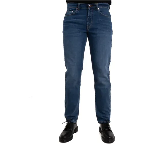 Signature Straight Jeans , male, Sizes: W32, W44, W38, W33, W42, W34, W40 - Harmont & Blaine - Modalova