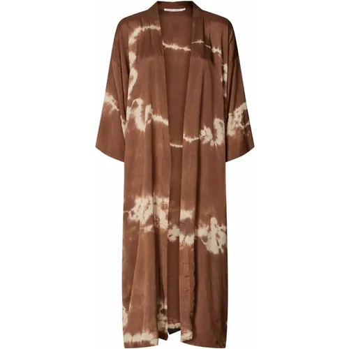 Kimonos, female, , Size: XS/S Leela Kimono Tie-Dye Print Cacao - Rabens Saloner - Modalova