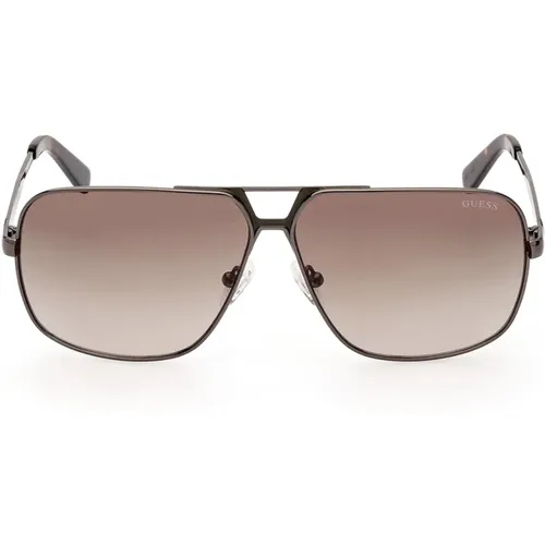Elegant and Refinedavigator Sunglasses with Green Lenses , unisex, Sizes: 61 MM - Guess - Modalova