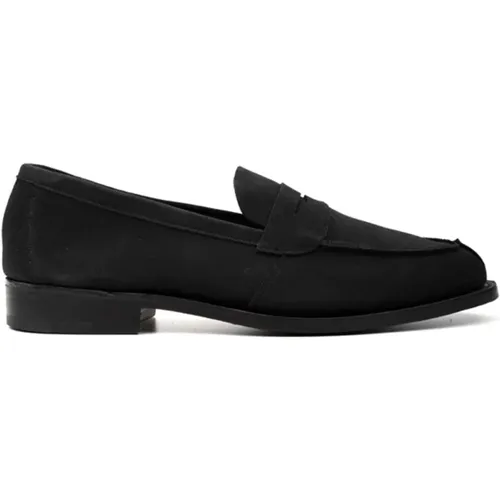 Loafers, male, , Size: 9 1/2 US Maine Mocassino Flat Shoes - Tricker's - Modalova