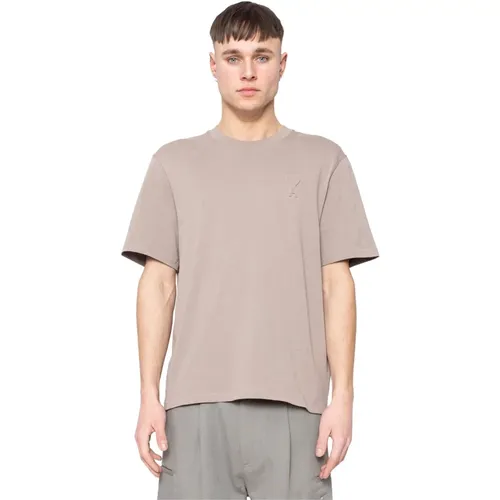 Helltaupe ADC T-Shirt - Minimalistisches Design, Hochwertiges Material - Ami Paris - Modalova