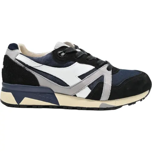 Klassische Marineblaue Sneakers für Männer - Diadora - Modalova