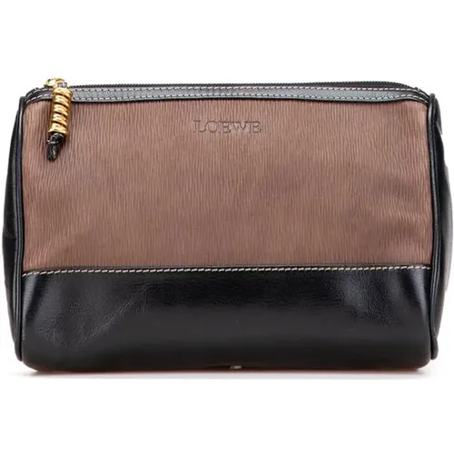 Pre-owned Clutches, female, , Size: ONE SIZE Pre-owned Textured Leather Zip Pouch with Metallic Detail - Loewe Pre-owned - Modalova