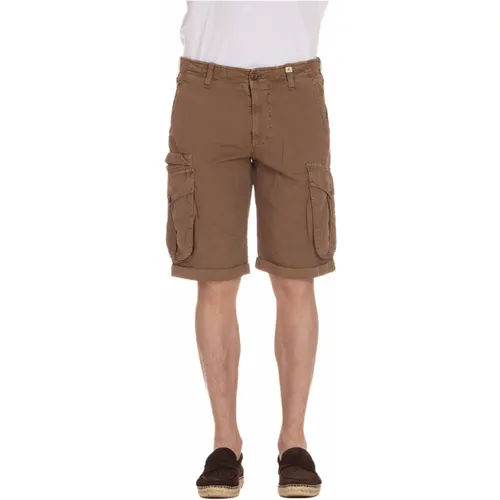 Casual Shorts, male, , Size: L Cargo Bermuda Shorts in - Myths - Modalova