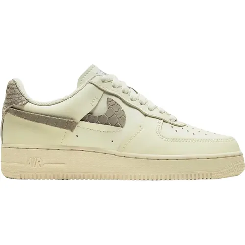 Sea Glass Python Low LXX Sneakers , male, Sizes: 8 1/2 UK, 5 UK, 1 1/2 UK, 2 1/2 UK, 4 1/2 UK, 2 UK, 8 UK, 3 1/2 UK, 4 UK, 6 1/2 UK, 7 UK, 6 UK - Nike - Modalova