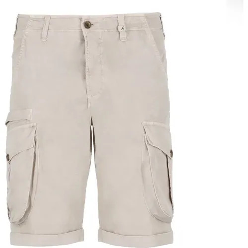 Bermuda Shorts mit Taschen , Herren, Größe: 2XL - Myths - Modalova