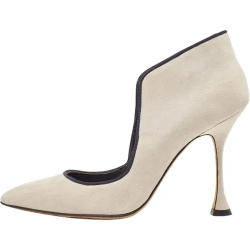 Pre-owned Pumps, female, , Size: 6 1/2 US Pre-owned Suede heels - Manolo Blahnik Pre-owned - Modalova