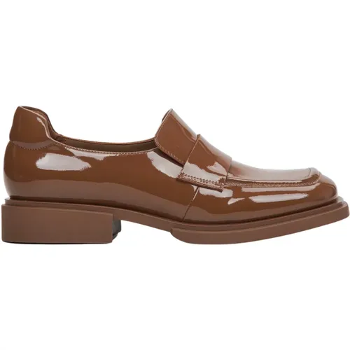 Braune Lackleder Loafers Eleganter Stil , Damen, Größe: 36 EU - Estro - Modalova