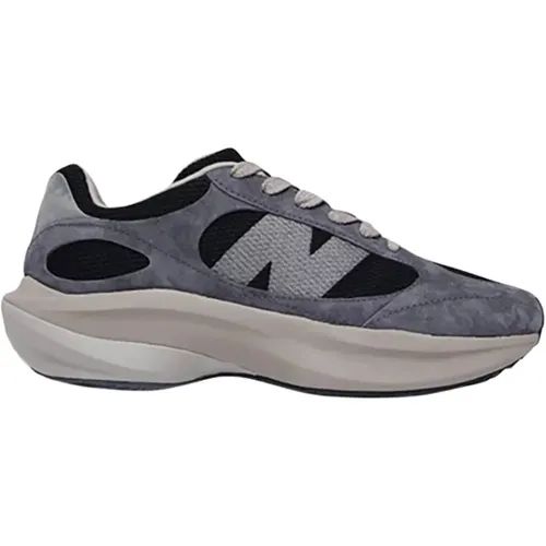 Warped Runner Unisex Sneakers , unisex, Sizes: 9 UK, 6 1/2 UK, 7 1/2 UK, 7 UK, 11 UK, 9 1/2 UK, 10 UK, 12 UK, 8 1/2 UK - New Balance - Modalova