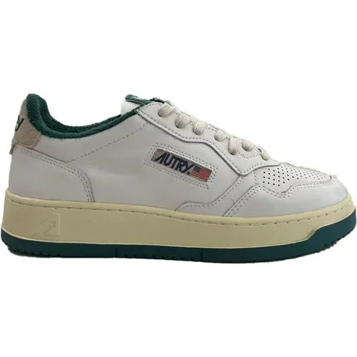 Sneakers, male, , Size: 9 US Green leather Medalist baskets - Autry - Modalova