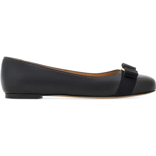 Biscuit Varina Flats , female, Sizes: 3 1/2 UK - Salvatore Ferragamo - Modalova