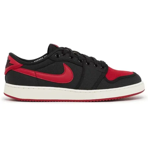 Low QS 'Bred' Sneakers , male, Sizes: 10 UK - Jordan - Modalova