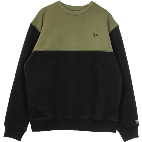 Sweatshirts, male, , Size: S Outdoor Utility Crewneck Fleece Sweatshirt /Olive - new era - Modalova