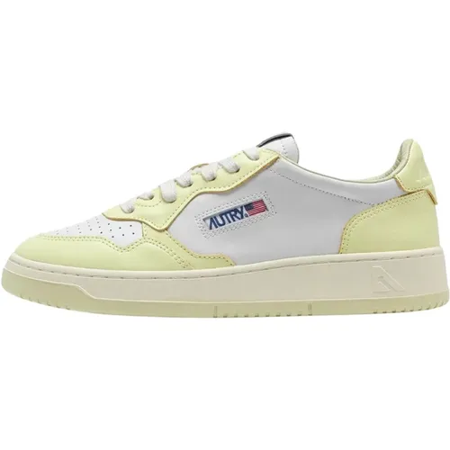 Sneakers, female, , Size: 7 US Vintage Low-Top Leather Sneakers - White/Lime-Yellow - Autry - Modalova