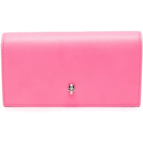 Luxuriöse rosa Lederbrieftasche mit silbernem Totenkopf - alexander mcqueen - Modalova