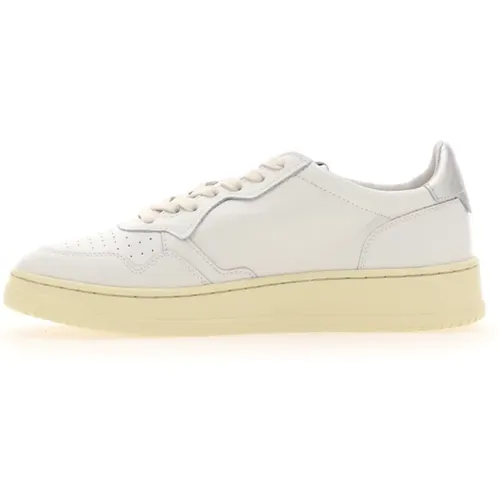 Low Leather Medalist Sneakers, , Size 40 , male, Sizes: 5 UK, 2 UK, 3 UK, 1 UK, 4 UK - Autry - Modalova