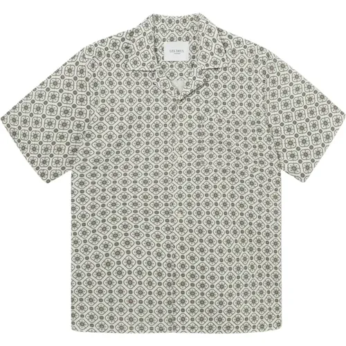 Tapestry SS Shirt in Ivory/Green , male, Sizes: L, S, XL - Les Deux - Modalova