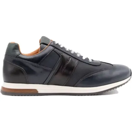 Schwarze Sneakers, Modell 11721 - Ambitious - Modalova