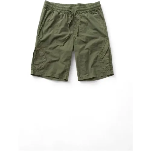 Military Bermuda Shorts with Side Pockets , male, Sizes: XL, L, S - Blauer - Modalova